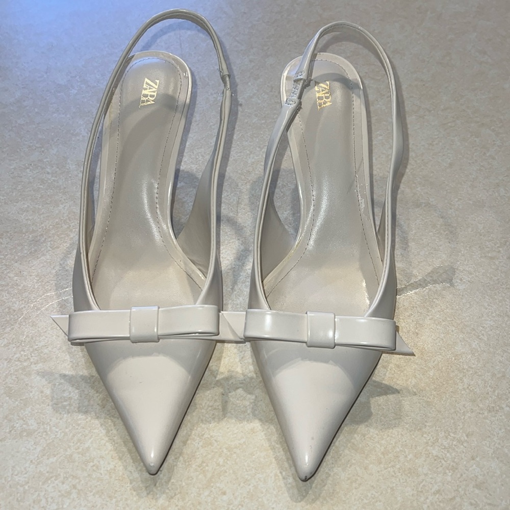 Cutest Zara Kitten Heels! Perfect with a baggy light blue denim pant.